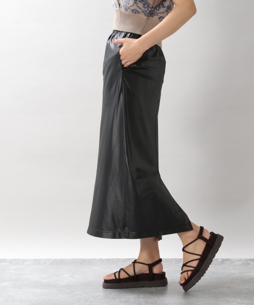 RAGEBLUE（レイジブルー）の「レザーライクIラインスカート/214778（スカート・レディース・ブラック・FREE）」の4枚目の写真