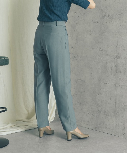 URBAN RESEARCH ROSSO（アーバンリサーチロッソ）の「カラーセンタープレスパンツ（その他パンツ・レディース・チャコールグレー/グリーン系その他/ピンク系その他・38/36）」の11枚目の写真