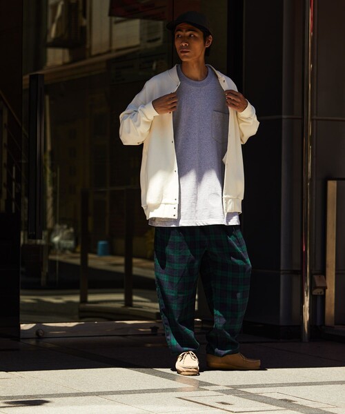 FREAK'S STORE（フリークスストア）の「【ワッペン付属】タックテーパード イージーパンツ/コーデュロイ/チノ（チノパンツ・メンズ・レオパード/その他15/ゴールド/ライトグレー/インディゴブルー/その他9/オフホワイト/ナチュラル/ネイビー/ブラウン/ダークブラウン/オリーブ/チャコールグレー/キャメル/ブラック/ベージュ/グレー・SMALL/MEDIUM/LARGE）」の18枚目の写真