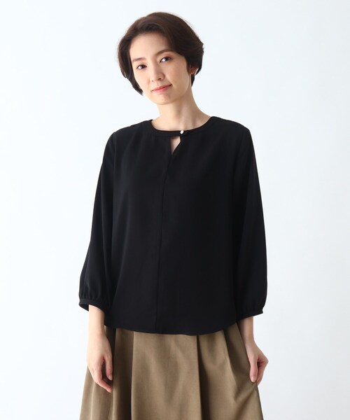 DRESKIP(ドレスキップ)の「◆前後2WAY キーネック7分袖ブラウス(シャツ/ブラウス・レディース・ブラック/ナチュラル/ピンク系・02/04/03)」の2枚目の写真