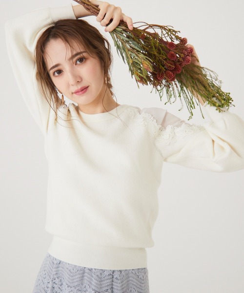 BE RADIANCE(ビーラディエンス)の「フラワーレース切替ニットトップス(ニット/セーター・レディース・ラベンダー/オフホワイト/ブルー・FREE)」の5枚目の写真