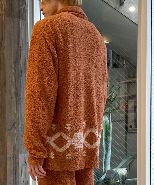 UGG(アグ)の「UGG@mos グラフィック インターシャ カーディガン / アグ グラフィック インターシャ カーディガン(カーディガン/ボレロ・レディース・ブラウン/グレー・M/L)」の3枚目の写真