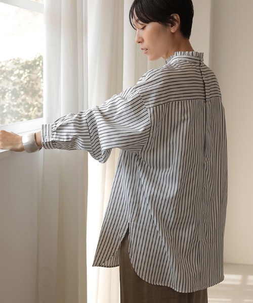 AMERICAN HOLIC（アメリカンホリック）の「ハイネック衿フリルブラウス（シャツ/ブラウス・レディース・ブラック/オフホワイト/サックスブルー/ストライプ・M/L）」の4枚目の写真