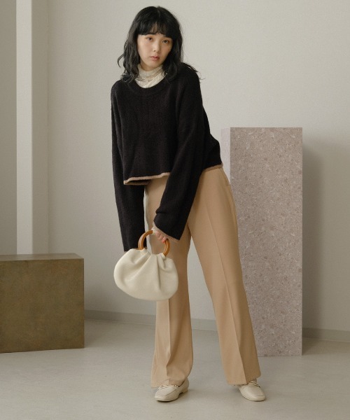 Bab(バブ)の「【WEB限定】バックラウンドバイカラーショートニット(ニット/セーター・レディース・ブラック/アイボリー/ラベンダー・FREE)」の9枚目の写真