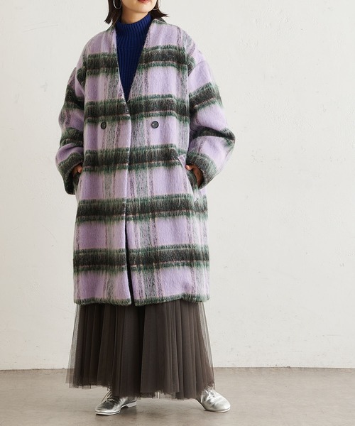 BONbazaar（ボンバザール）の「《素材感で差がつく》シャギーチェックビッグコート（ノーカラーコート・レディース・キャメル/パープル/ライトベージュ・FREE）」の3枚目の写真