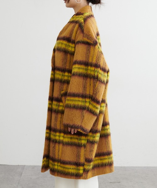 BONbazaar（ボンバザール）の「《素材感で差がつく》シャギーチェックビッグコート（ノーカラーコート・レディース・キャメル/パープル/ライトベージュ・FREE）」の5枚目の写真