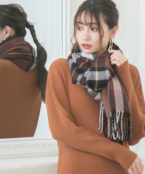 Newlyme(ニューリーミー)の「選べる大判チェック柄ストール(マフラー・レディース・ホワイト/ブラック/ベージュ/ネイビー/ブラウン/レッド/ピンク・FREE)」の20枚目の写真