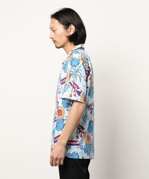 roial（ロイアル）の「SS SHIRT/ROIAL(ロイアル）半袖総柄シャツ（シャツ/ブラウス・メンズ・ネイビー/ホワイト系その他/ブルー系その他/ホワイト系その他2/ブルー系その他2・MEDIUM/LARGE/X-LARGE）」の6枚目の写真