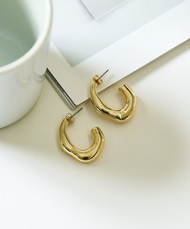 変形オーバルピアス