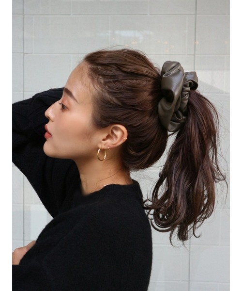 TRUNC（トランクエイティーエイト）の「Leather ChouChou（シュシュ・レディース・ベージュ/カーキ/アイボリー・FREE）」の9枚目の写真