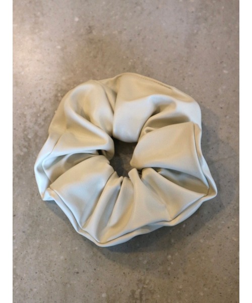 TRUNC（トランクエイティーエイト）の「Leather ChouChou（シュシュ・レディース・ベージュ/カーキ/アイボリー・FREE）」の15枚目の写真