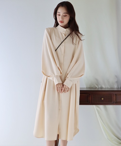 BLUEEAST（ブルーイースト）の「ボリュームスリーブシャツワンピース（シャツワンピース・レディース・アイボリー/ブラック/ブルー・MEDIUM）」の2枚目の写真