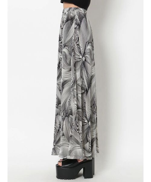 EMODA（エモダ）の「ボリュームマキシスカート（スカート・レディース・ブラック/アイボリー/その他・FREE）」の8枚目の写真