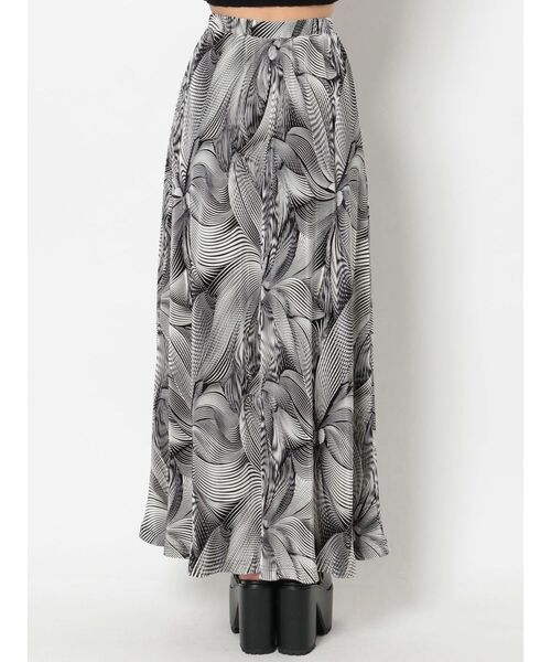 EMODA（エモダ）の「ボリュームマキシスカート（スカート・レディース・ブラック/アイボリー/その他・FREE）」の16枚目の写真