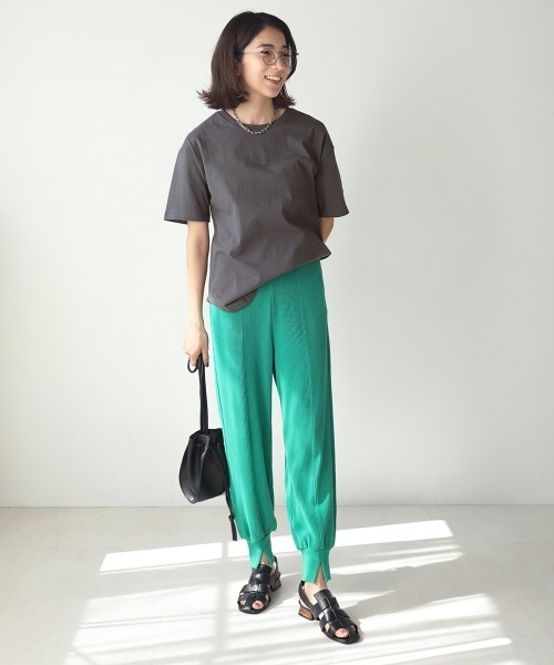 Bou Jeloud（ブージュルード）の「シンプルロゴラウンドスリットTシャツ（Tシャツ/カットソー・レディース・チャコールグレー/オフホワイト/カーキ・FREE）」の9枚目の写真