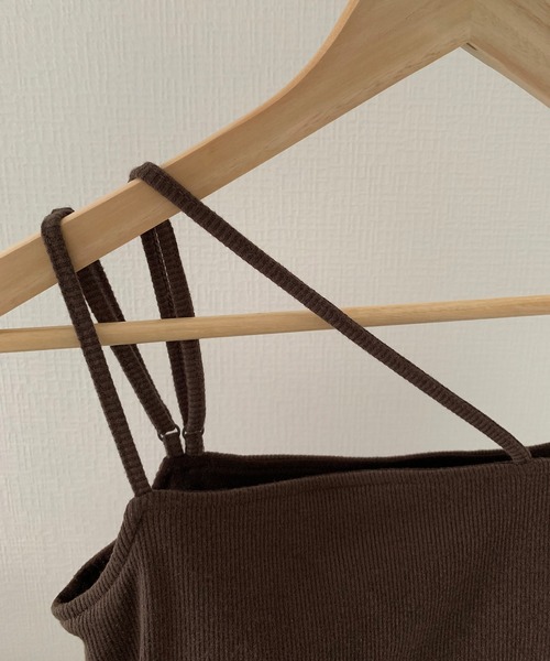 JUNOAH(ジュノア)の「【取り外し可】カップ付き変形キャミ(キャミソール・レディース・ホワイト/ブラック/ダークブラウン/ベージュ・MEDIUM/LARGE/X-LARGE)」の11枚目の写真