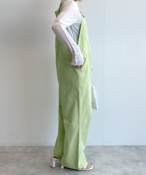 w closet(ダブルクローゼット)の「カラーサロペットパンツ(サロペット/オーバーオール・レディース・パープル/ピンク/グリーン系その他・FREE)」の17枚目の写真