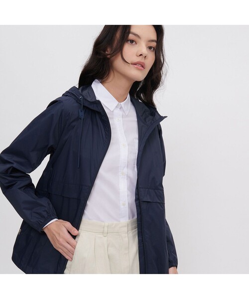 AIGLE(エーグル)の「撥水 ELG アーバンアクティブパーカ(ナイロンジャケット・レディース・ホワイト/ダークネイビー/イエロー・40/36/38)」の3枚目の写真