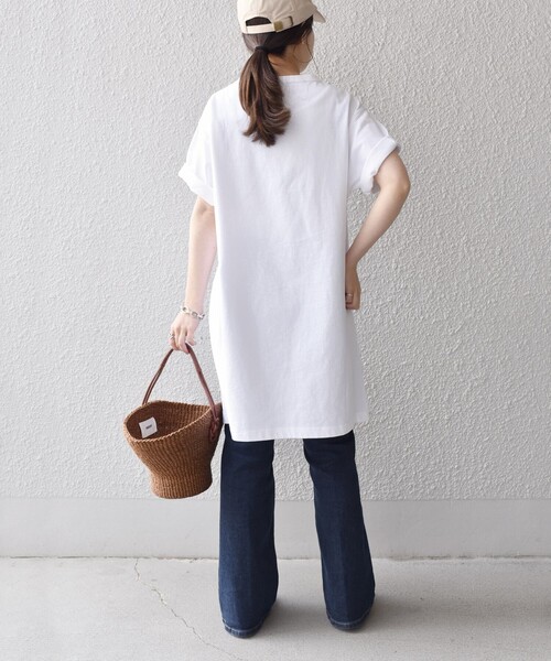SHIPS（シップス）の「【SHIPS別注】Goodwear Aラインチュニック◆（Tシャツ/カットソー・レディース・チャコールグレー/ライトホワイト/ベージュ/グリーン・ONE SIZE）」の19枚目の写真