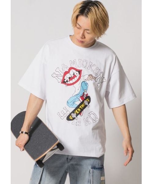 RE730(アールイーセブンサーティー)の「RE730 スケボーに乗ったなみおくん 半袖ビッグシルエットTシャツ(Tシャツ/カットソー・メンズ・ブラック/オフホワイト・MEDIUM/LARGE/X-LARGE)」の1枚目の写真
