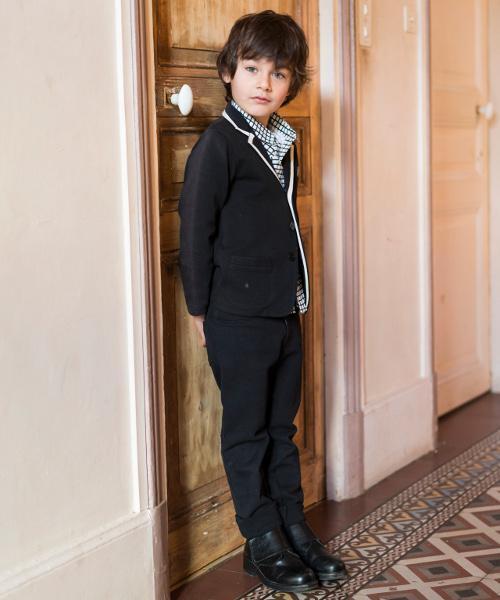 agnes b.（アニエスベー）の「J630 E VESTE キッズ ジャケット（テーラードジャケット・キッズ・ブラック・8YEAR/10YEAR/12YEAR/6YEAR）」の10枚目の写真