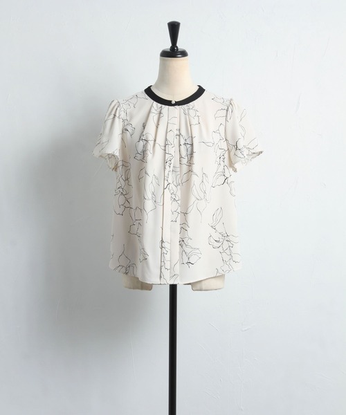 tocco closet（トッコ　クローゼット）の「パール釦タック入り２ＷＡＹ配色ブラウス（シャツ/ブラウス・レディース・ブラック/ネイビー/オフホワイト・M）」の13枚目の写真