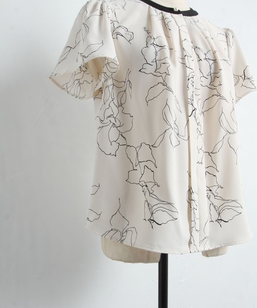 tocco closet（トッコ　クローゼット）の「パール釦タック入り２ＷＡＹ配色ブラウス（シャツ/ブラウス・レディース・ブラック/ネイビー/オフホワイト・M）」の7枚目の写真