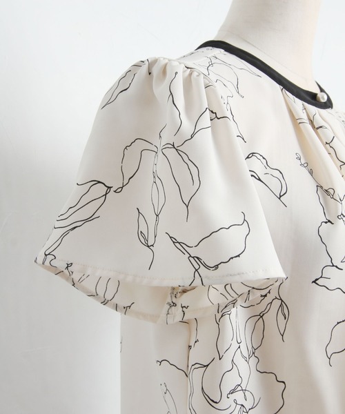 tocco closet（トッコ　クローゼット）の「パール釦タック入り２ＷＡＹ配色ブラウス（シャツ/ブラウス・レディース・ブラック/ネイビー/オフホワイト・M）」の14枚目の写真