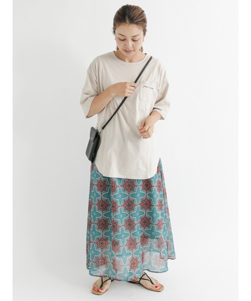 Lugnoncure（ルノンキュール）の「刺繍ロゴTシャツ（Tシャツ/カットソー・レディース・ブラック/ベージュ/オフホワイト/サックスブルー・ﾌﾘ-）」の11枚目の写真