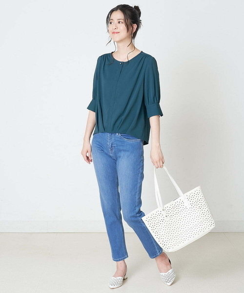 OFUON le MK（オフオンルエムケー）の「【洗濯機で洗える】スリムテーパードデニム（デニムパンツ・レディース・ネイビー/ブルー・40/38/36）」の4枚目の写真