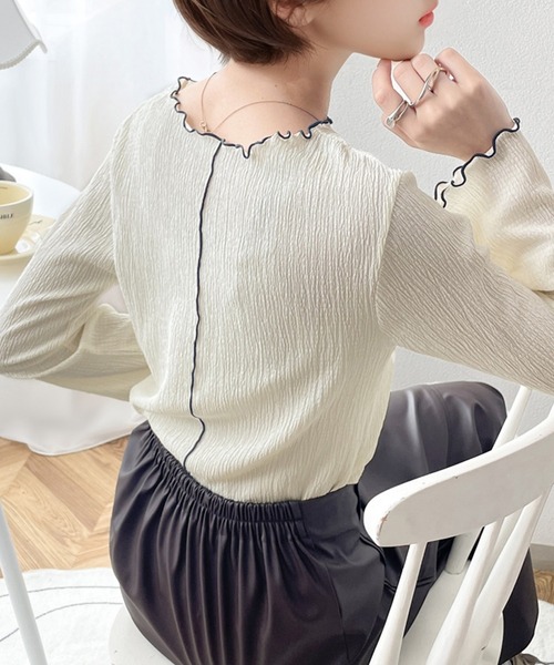 classicalelf（クラシカルエルフ）の「一枚で美人見え。2way配色メロウシャーリングトップス(長袖)（Tシャツ/カットソー・レディース・ブラック/ブルー/アイボリー/グレイッシュベージュ・SMALL/MEDIUM/LARGE/X-LARGE）」の15枚目の写真