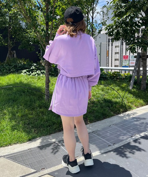 OLIVE des OLIVE（オリーブデオリーブ）の「ハイネッククロップドプルオーバー（スウェット・レディース・ピンク/パープル/ブラック・FREE）」の15枚目の写真