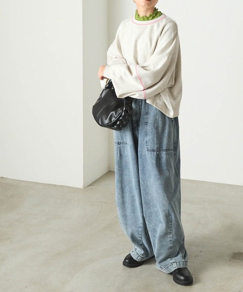 forksy.（フォルクシー）の「【forksy.】配色ステッチショート丈ボリュームスリーブスウェットプルオーバー（スウェット・レディース・パープル/オートミール/ネイビー・FREE）」の22枚目の写真