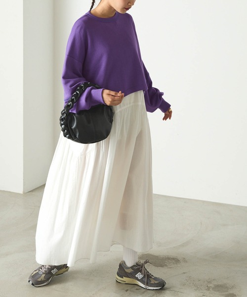 forksy.（フォルクシー）の「【forksy.】配色ステッチショート丈ボリュームスリーブスウェットプルオーバー（スウェット・レディース・パープル/オートミール/ネイビー・FREE）」の12枚目の写真