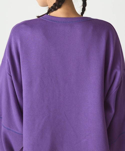forksy.（フォルクシー）の「【forksy.】配色ステッチショート丈ボリュームスリーブスウェットプルオーバー（スウェット・レディース・パープル/オートミール/ネイビー・FREE）」の13枚目の写真