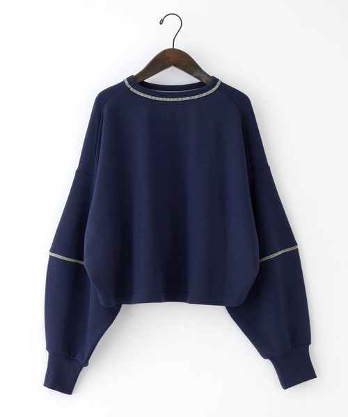 forksy.（フォルクシー）の「【forksy.】配色ステッチショート丈ボリュームスリーブスウェットプルオーバー（スウェット・レディース・パープル/オートミール/ネイビー・FREE）」の8枚目の写真