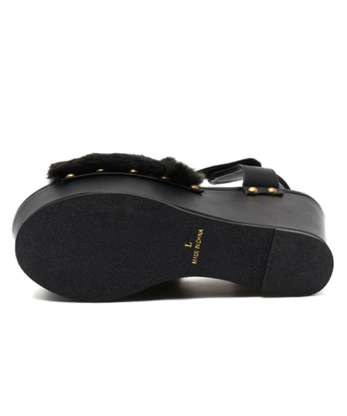 WEGO（ウィゴー）の「WEGO/ファーウェッジサンダル（サンダル・レディース・ブラック/ベージュ・MEDIUM/LARGE）」の4枚目の写真