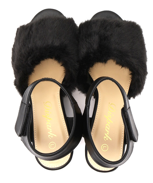 WEGO（ウィゴー）の「WEGO/ファーウェッジサンダル（サンダル・レディース・ブラック/ベージュ・MEDIUM/LARGE）」の9枚目の写真