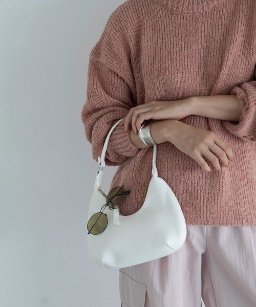 marjour(マージュール)の「MINIMAL SHOULDER BAG(ショルダーバッグ・レディース・オフホワイト/ブラック/オレンジ/グリーン・FREE)」の2枚目の写真