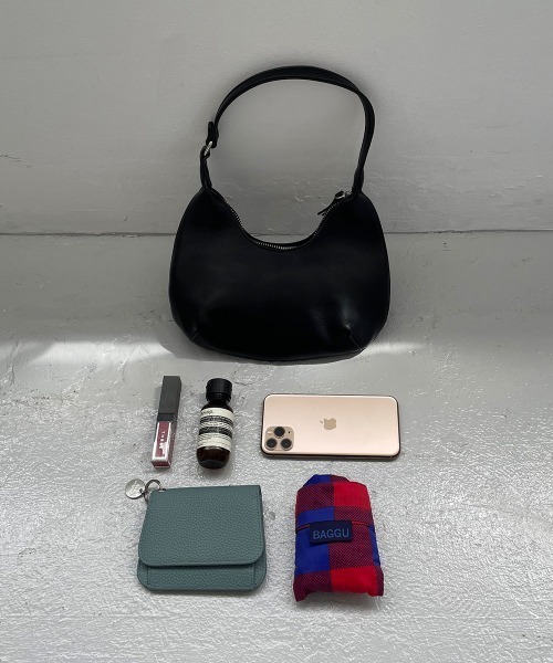 marjour(マージュール)の「MINIMAL SHOULDER BAG(ショルダーバッグ・レディース・オフホワイト/ブラック/オレンジ/グリーン・FREE)」の10枚目の写真