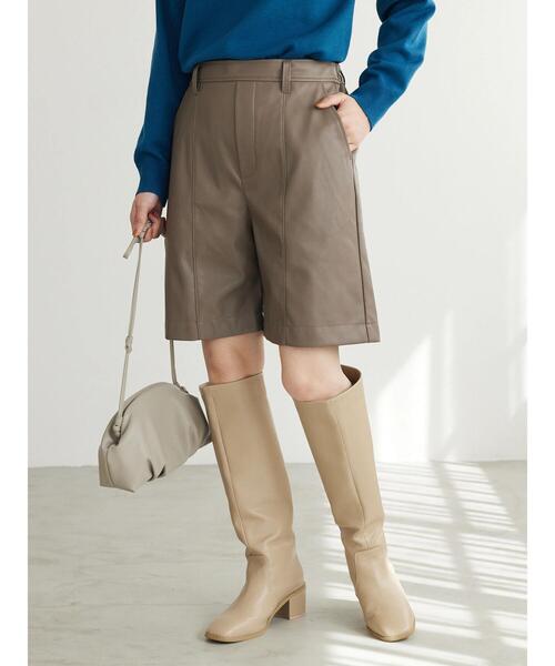Green　Parks（グリーンパークス）の「フェイクレザーハーフパンツ（その他パンツ・レディース・ブラック/ブラウン・FREE）」の4枚目の写真