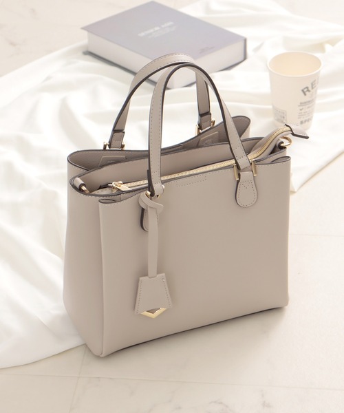 Honeys(ハニーズ)の「軽量両あおりハンドBag(ハンドバッグ・レディース・ライトカーキ/ブラック/スモークピンク/ライトベージュ/アイボリー/グレー・FREE)」の5枚目の写真