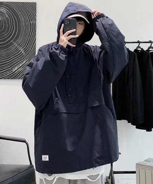 MGV(エムジーヴィー)の「ワンポイントスタンドアッププルオーバー(ブルゾン・メンズ・ネイビー/ブラック・MEDIUM/LARGE/X-LARGE)」の3枚目の写真