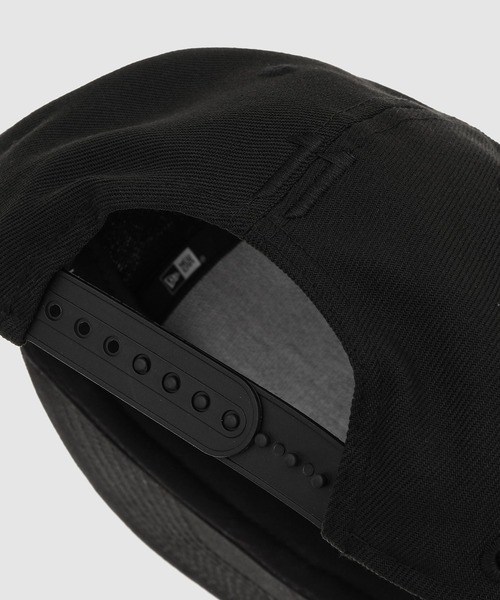 11 by Boris Bidjan Saberi （ ボリスビジャンサベリ）の「ST 9FIFTY 11xNE（キャップ・メンズ・ブラック・ONE SIZE）」の3枚目の写真