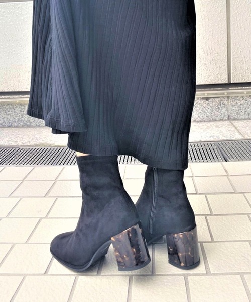 REZOY（リゾイ）の「22AW新作】【REZOY】ピースソールスクエアトゥショートブーツ（ブーツ・レディース・ブラック系その他/ブラック/アイボリー・S/M/L）」の3枚目の写真