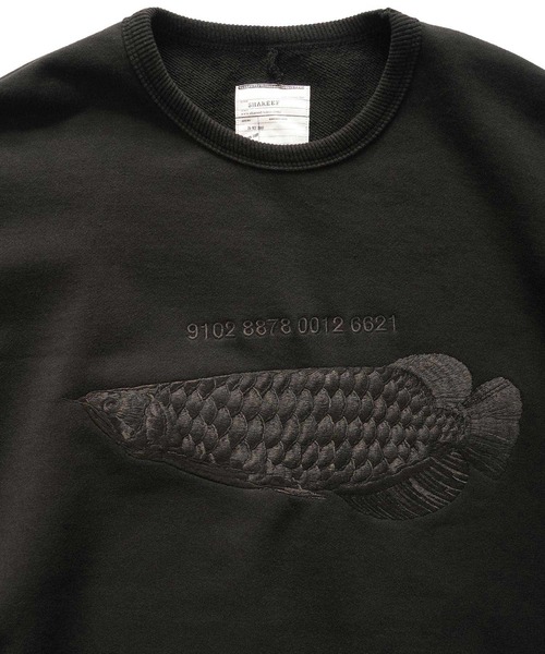 SHAREEF(シャリーフ)の「"AROWANA" BIG SWEAT(スウェット・メンズ・ブラック/ブラック×ホワイト/パープル系その他/チャコールグレー×パープル・1/2/3)」の6枚目の写真
