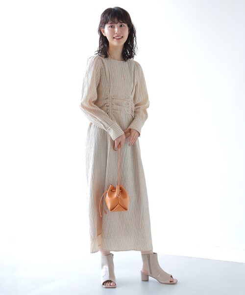 Ray BEAMS（レイビームス）の「Ray BEAMS / チェック バック レースアップ ワンピース（ワンピース・レディース・ベージュ/ラベンダー・0/1）」の10枚目の写真