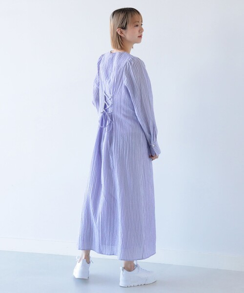 Ray BEAMS（レイビームス）の「Ray BEAMS / チェック バック レースアップ ワンピース（ワンピース・レディース・ベージュ/ラベンダー・0/1）」の4枚目の写真