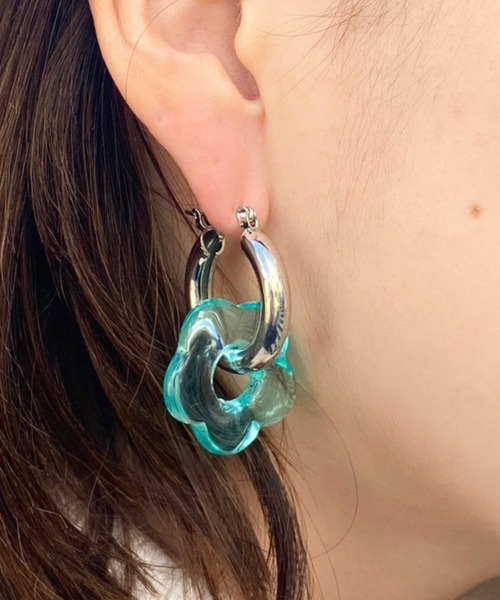 WEGO(ウィゴー)の「WEGO/フラワーフープピアス(ピアス(両耳用)・レディース・その他1/シルバー/ブルー/オレンジ・FREE)」の5枚目の写真