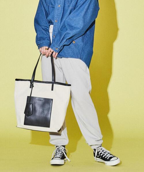 CONVERSE TOKYO（コンバーストウキョウ）の「アウトポケットトートバッグ（トートバッグ・レディース・ブラック系その他/ベージュ/ブラック・FREE）」の6枚目の写真